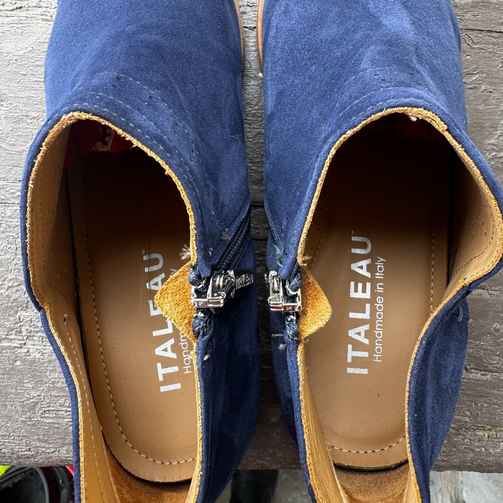 ITALEAU Navy Suede Women’s Slip-On Mules